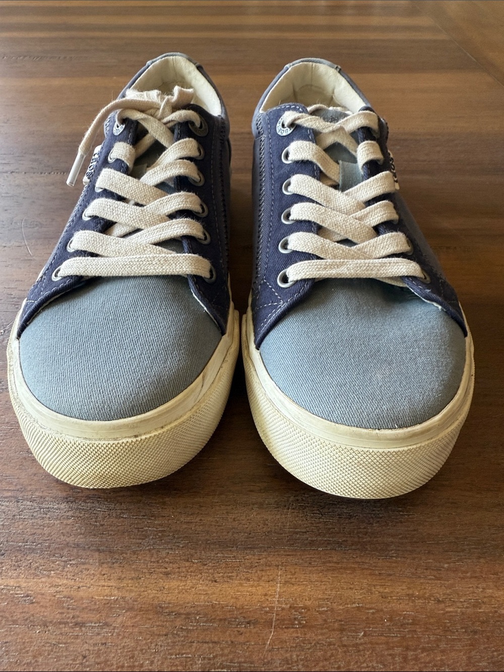 Taos Footwear Two-Tone Blue Canvas Lace-Up Women’s Sneakers Size 7 - Picture 6 of 10